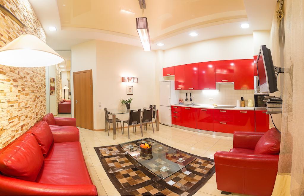 Alex Apartments Near Independence Square - Kiev Quarto foto