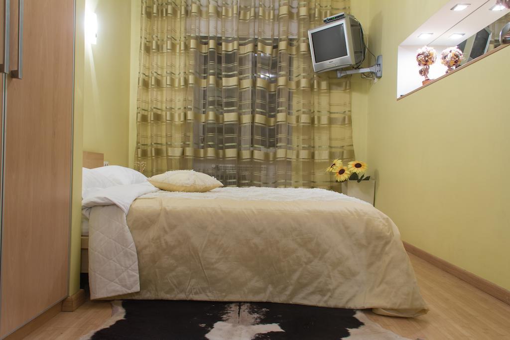 Alex Apartments Near Independence Square - Kiev Quarto foto